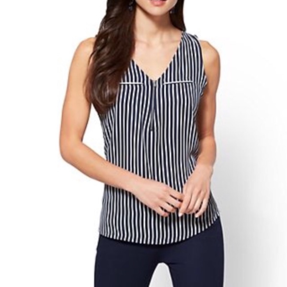 New York & Co top size XXL